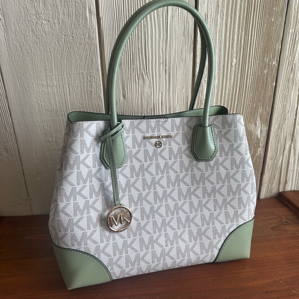 Michael Kors Mercer Gallery Medium Logo Tote Vanilla & Sage Green EUC - Picture 2 of 13